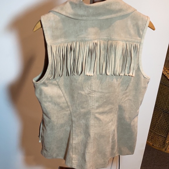 MAKE AN OFFER Chico’s Size 1 or M/8 with front & back fringe - Picture 2 of 6